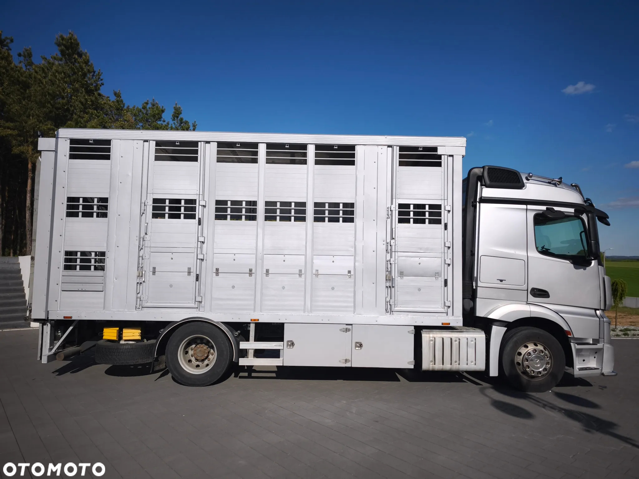 Mercedes-Benz ACTROS - 2
