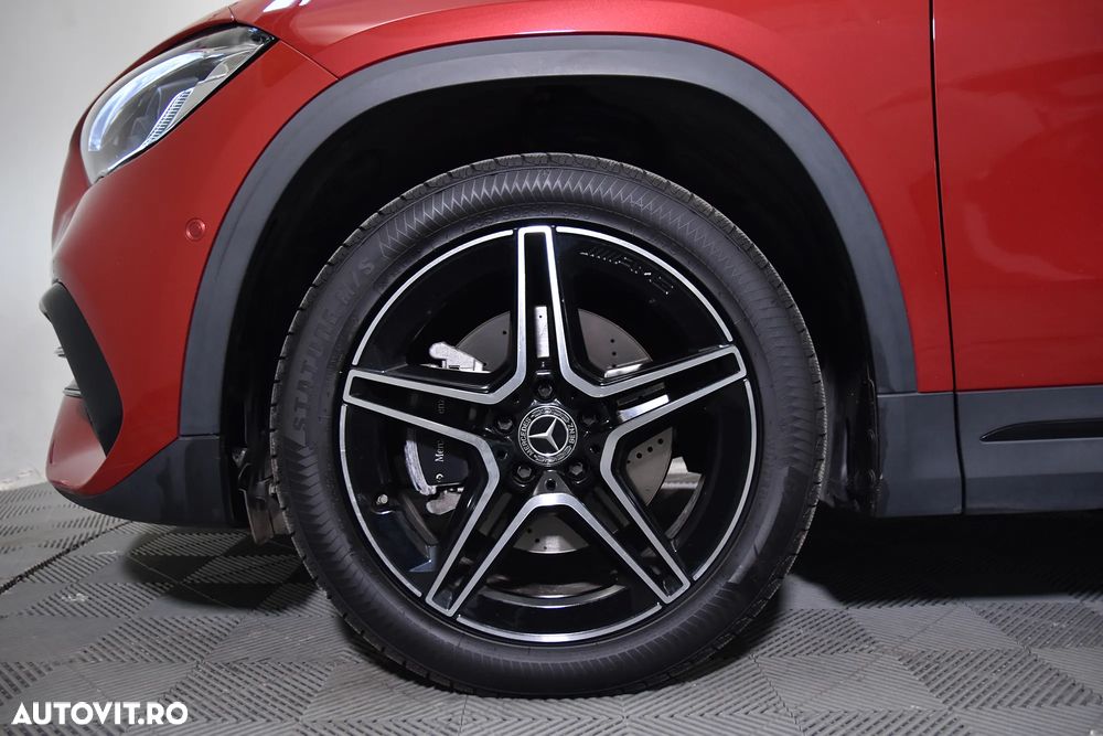 Mercedes-Benz GLA - 14
