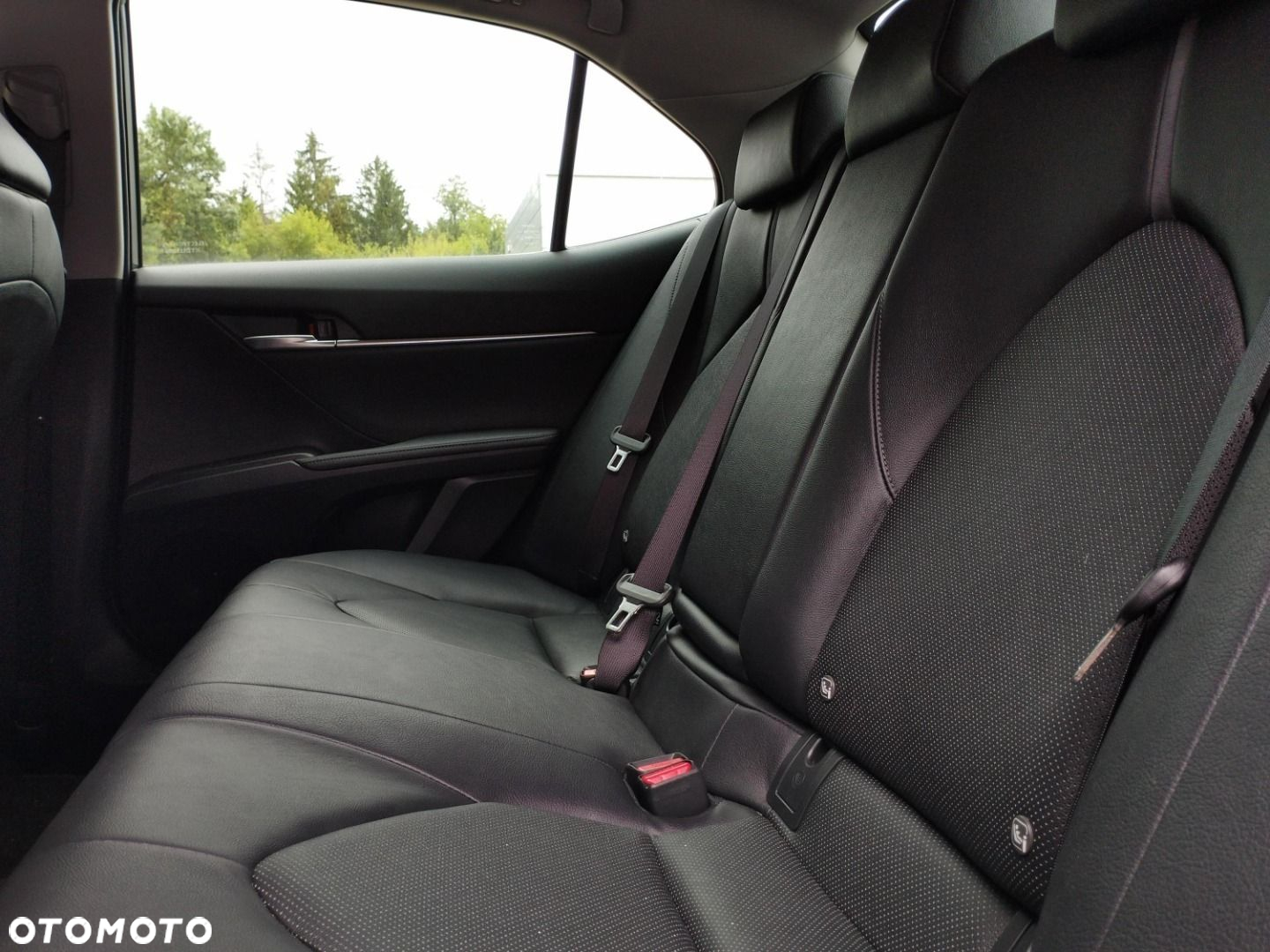 Toyota Camry - 12