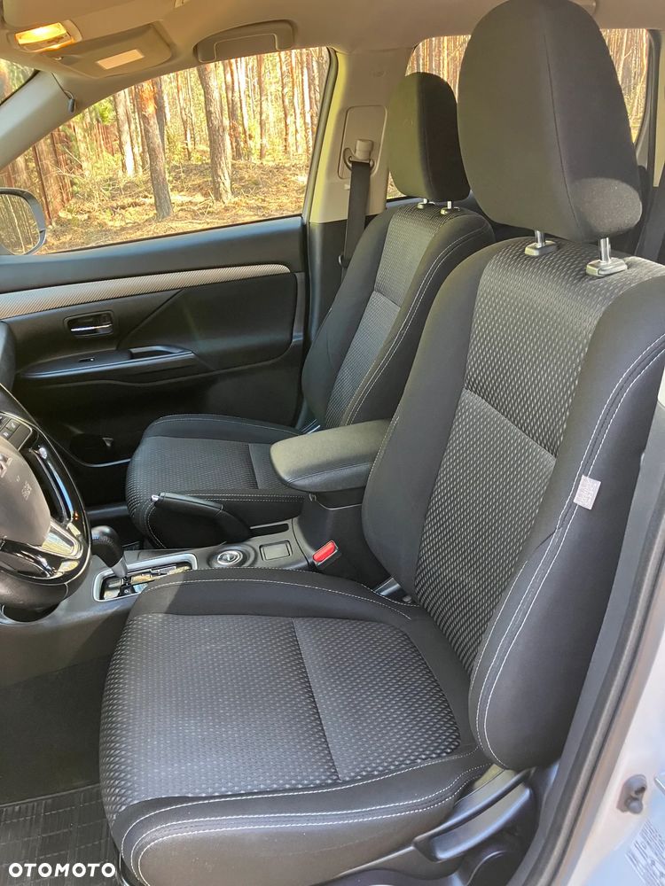 Mitsubishi Outlander 2.0 Intense + 4WD CVT - 8