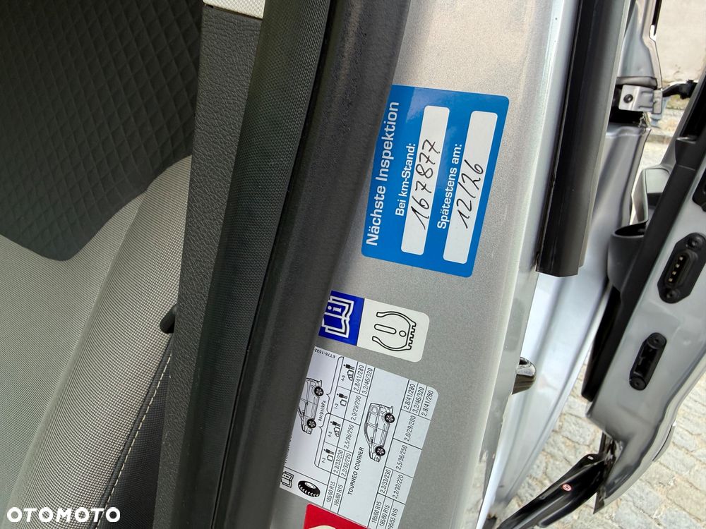 Ford Tourneo Courier 1.5 TDCi S&S Titanium - 20