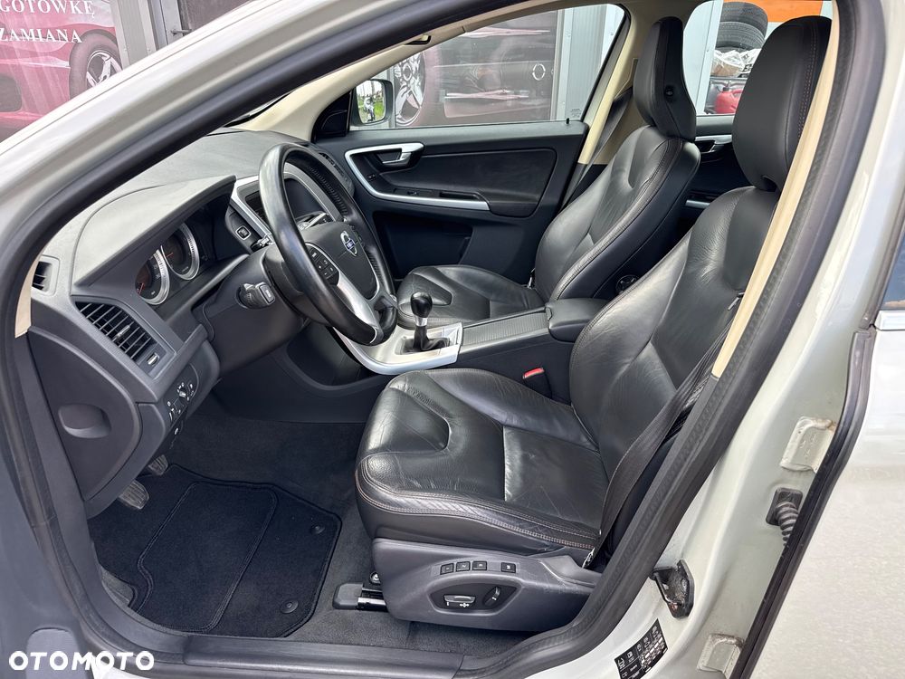 Volvo XC 60 D4 Momentum - 21