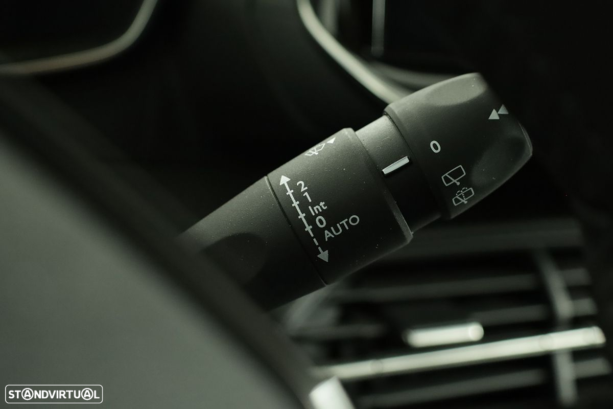 Peugeot 208 1.2 PureTech Allure - 18