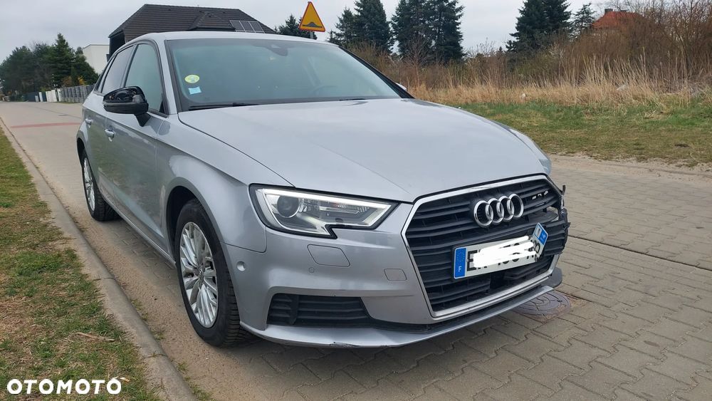 Audi A3 Sportback 1.6 TDI S tronic sport - 1