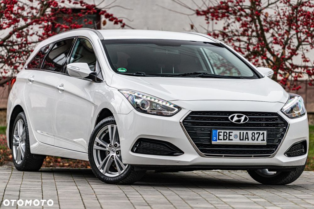 Hyundai i40 Kombi blue 1.6 Trend - 6