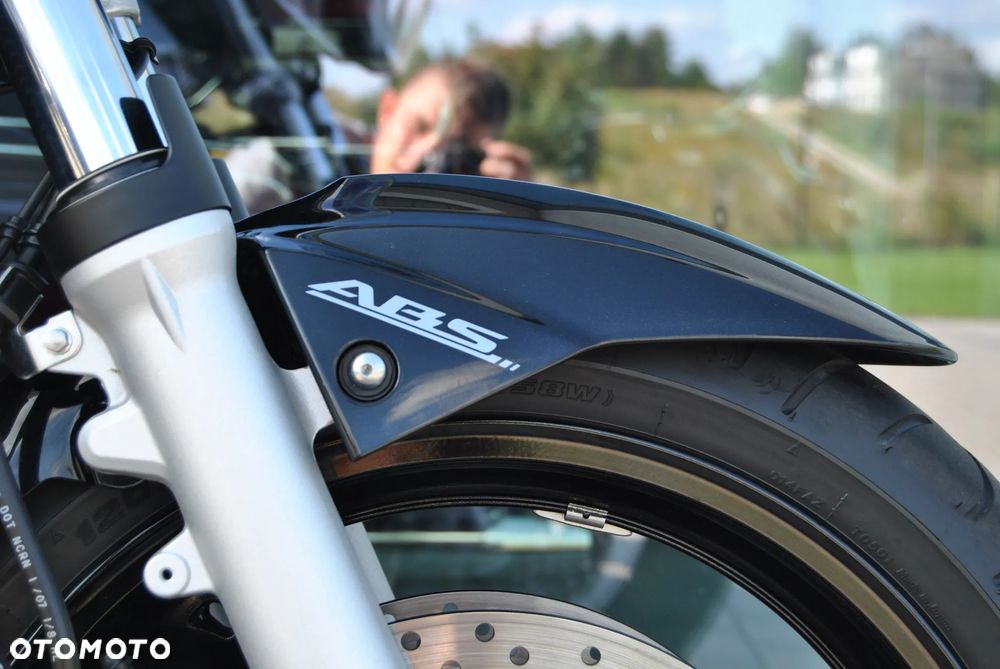 Suzuki GSR - 15