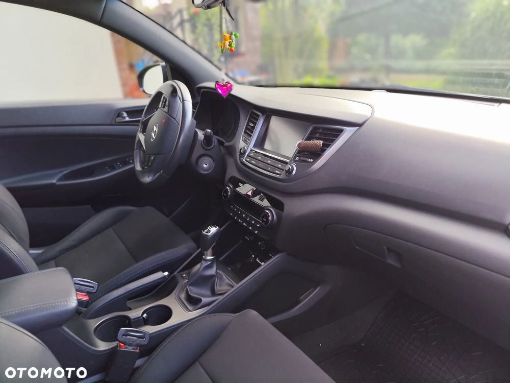 Hyundai Tucson 1.6 GDI BlueDrive GO 2WD - 9