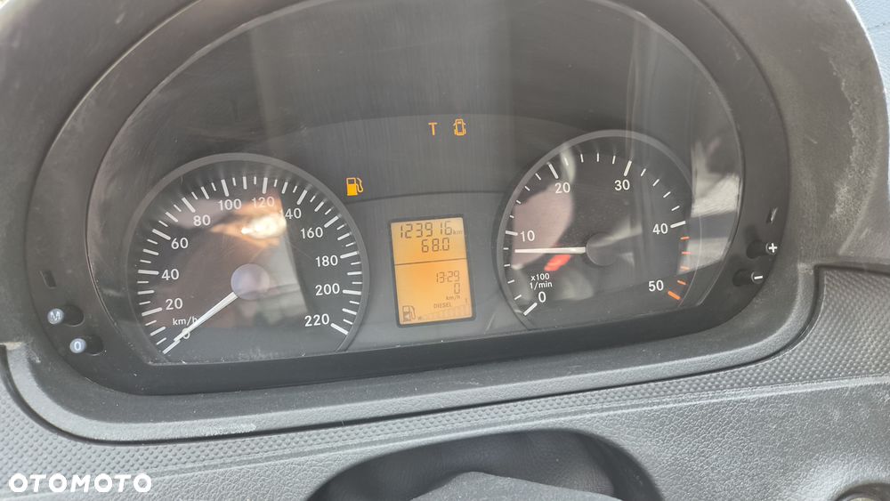 Mercedes-Benz VITO - 12