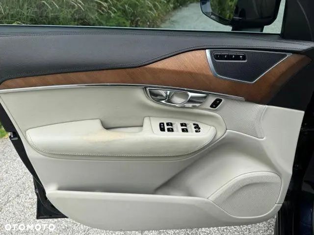 Volvo XC 90 - 16