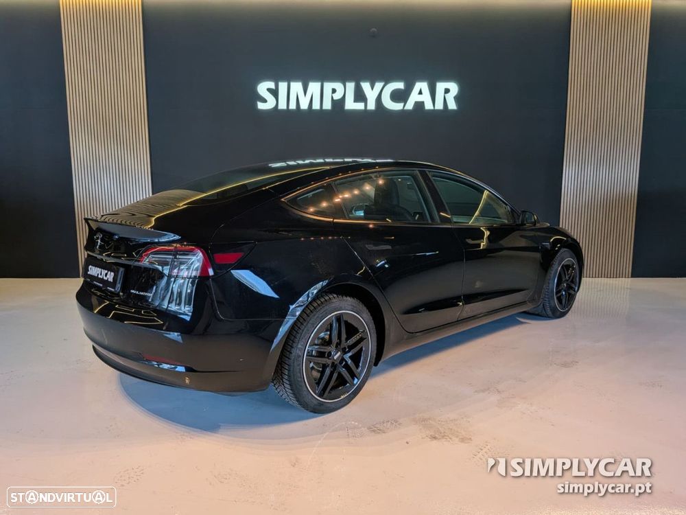 Tesla Model 3 - 3