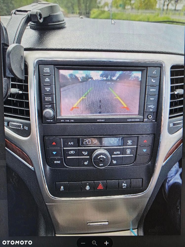 Jeep Grand Cherokee - 12