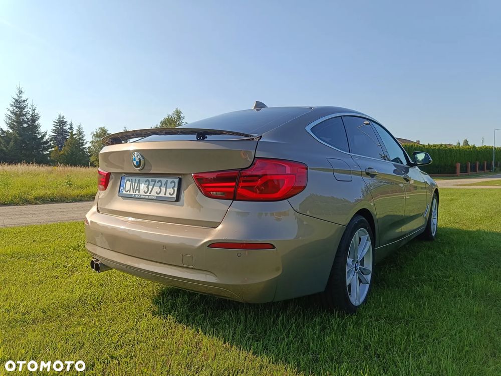 BMW Seria 3 320i - 5
