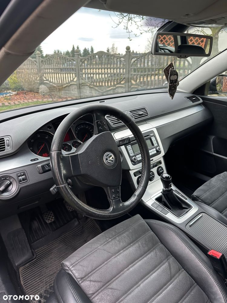 Volkswagen Passat - 8
