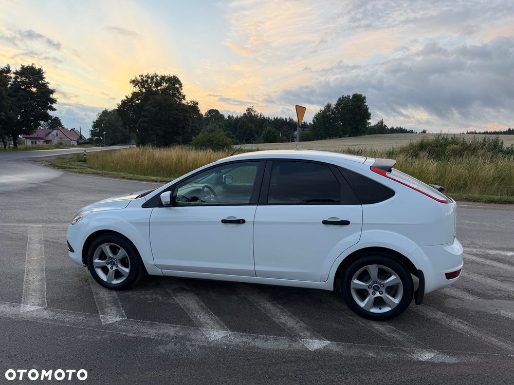 Ford Focus 1.6 Trend - 16