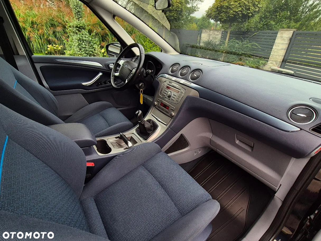 Ford S-Max - 24