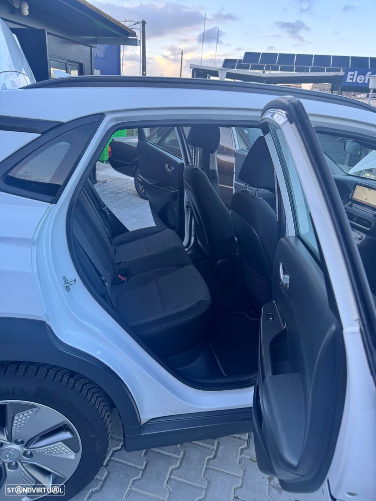 Hyundai Kauai 64 kWh Premium+P.Premium - 14