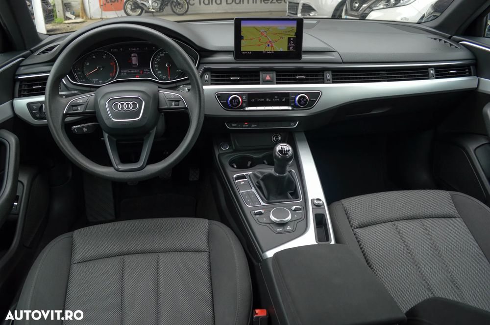 Audi A4 2.0 TDI Design - 32
