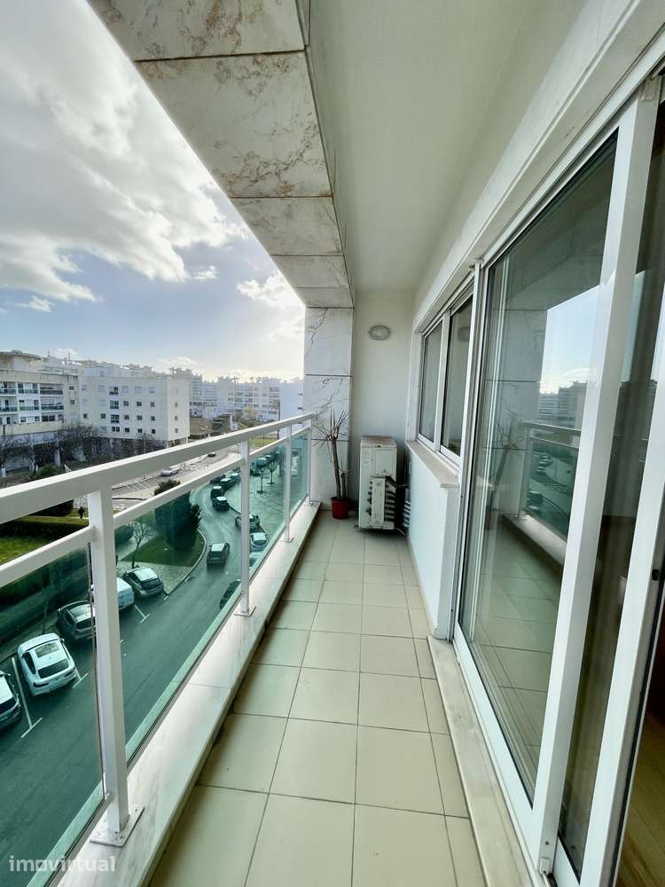 T2 para arrendamento no Fórum Oeiras — varanda, garagem e arrecadação - Grande imagem: 4/14