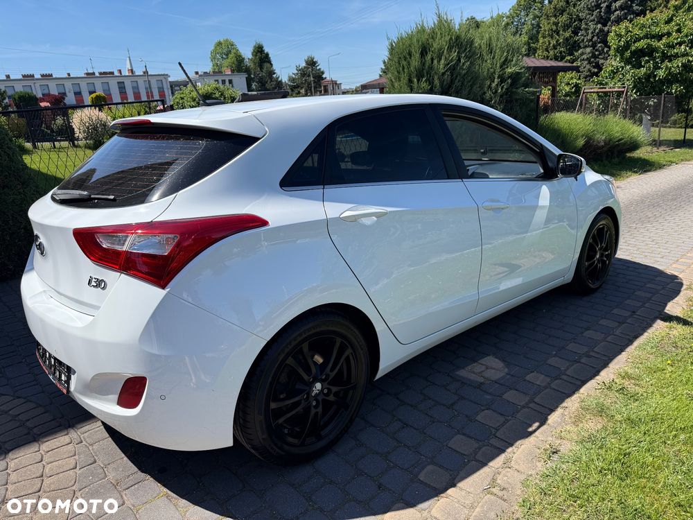 Hyundai i30 blue 1.4 YES Gold - 4