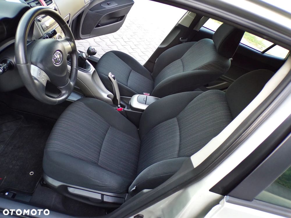 Toyota Auris 1.4 D-4D Life+ - 21
