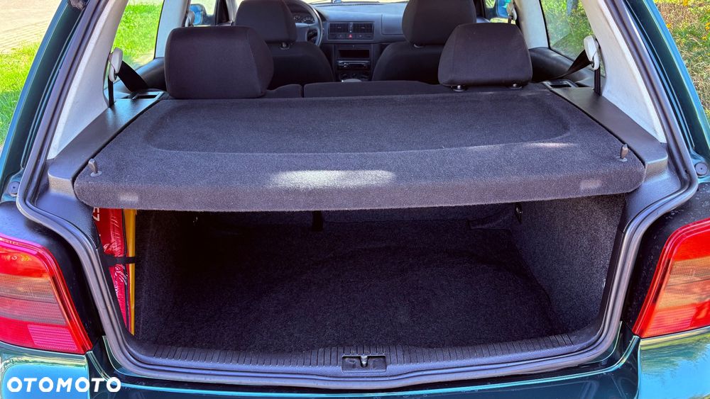 Volkswagen Golf 1.6 Comfortline - 31