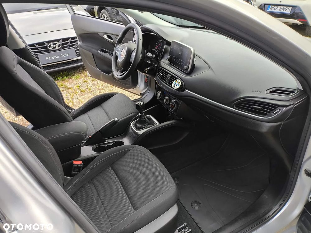Fiat Tipo 1.4 16v Lounge EU6d - 10