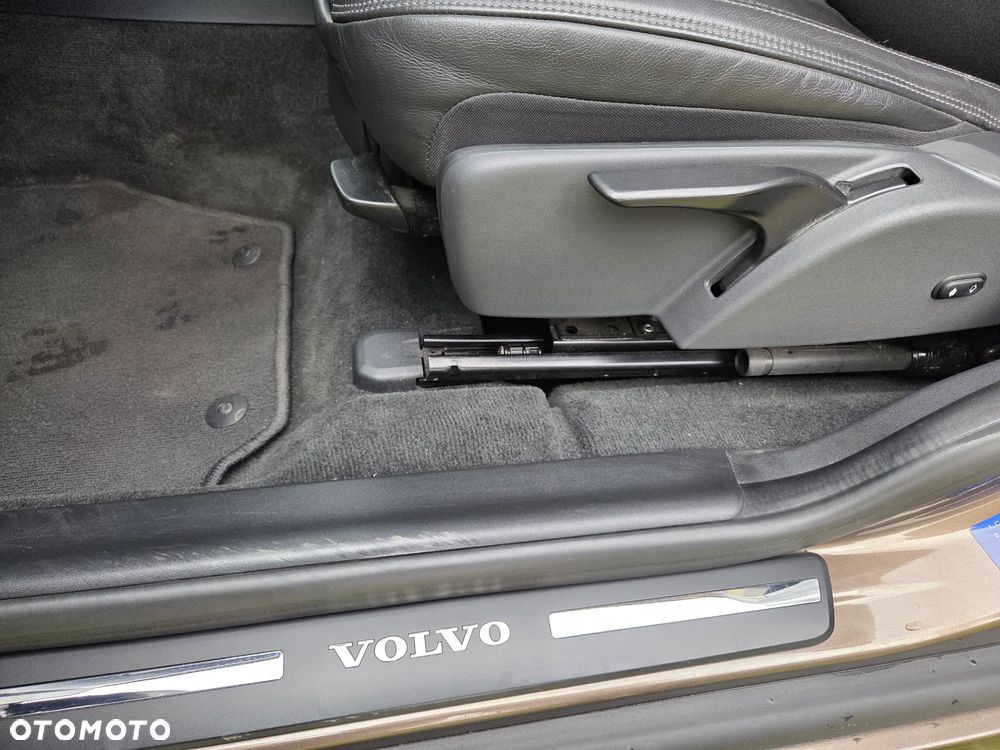 Volvo XC 60 D3 Drive-E Momentum - 5