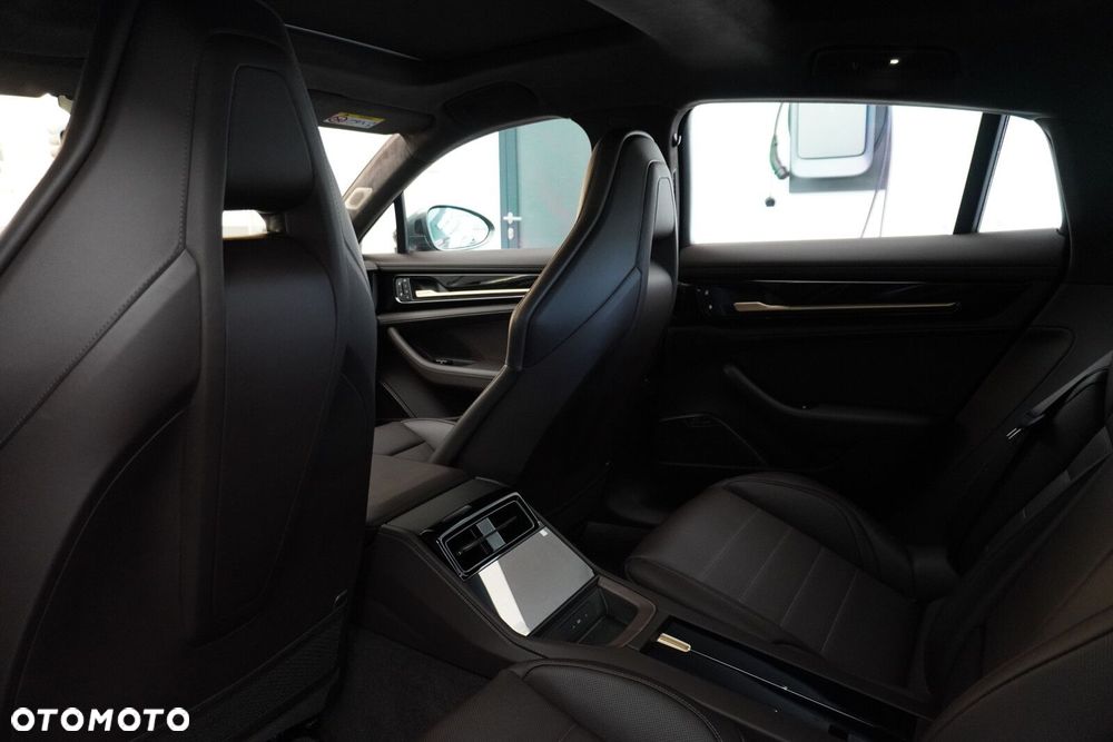 Porsche Panamera GTS - 12