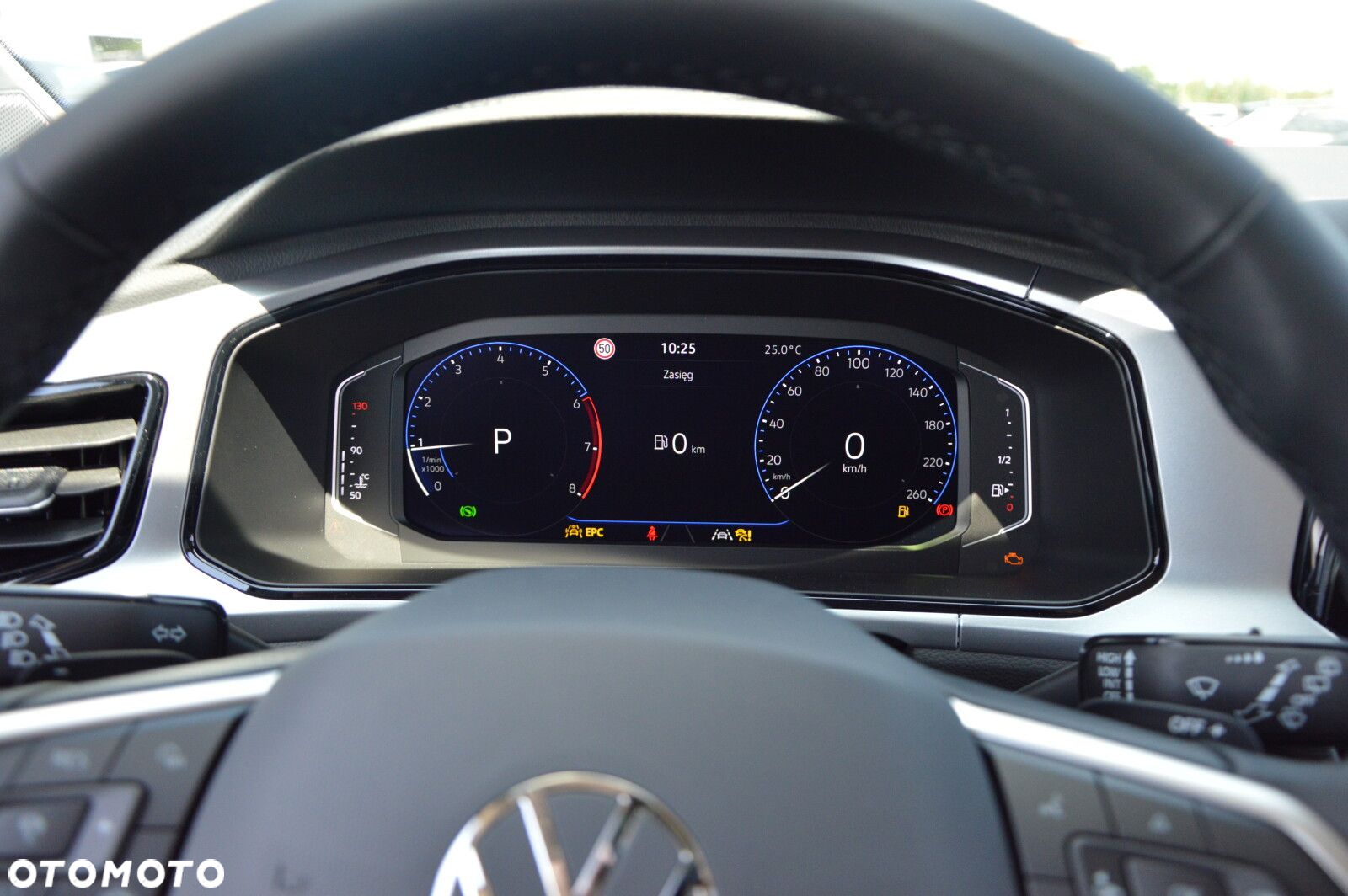 Volkswagen T-Roc - 13