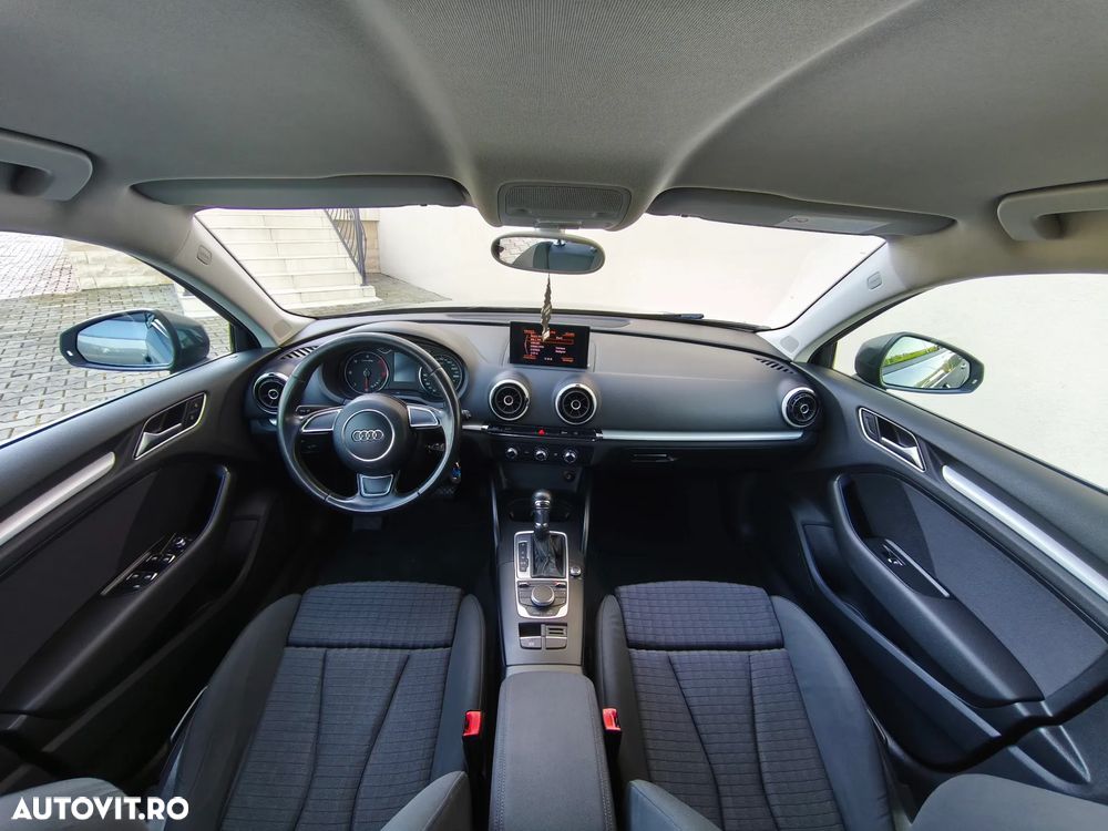 Audi A3 Sportback 1.6 TDI S tronic Ambiente - 6