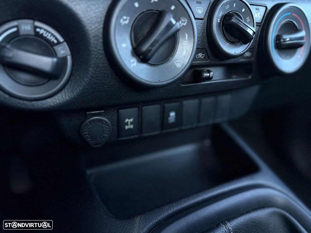 Toyota Hilux 2.4 D-4D 4WD CE CH - 33