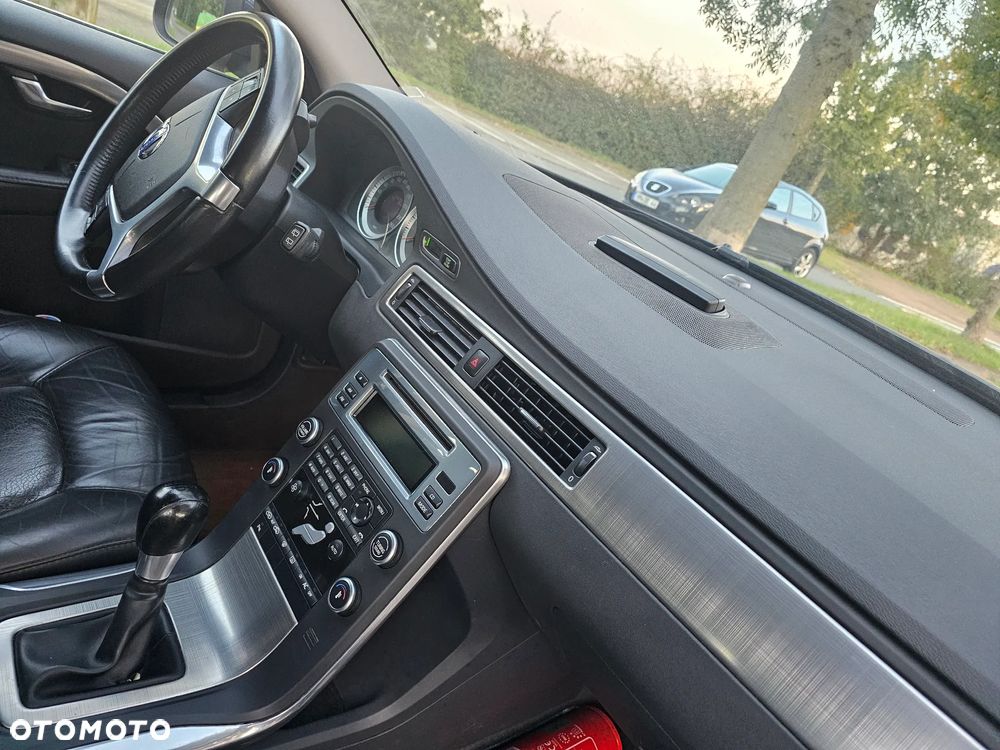 Volvo V70 D3 Momentum - 4