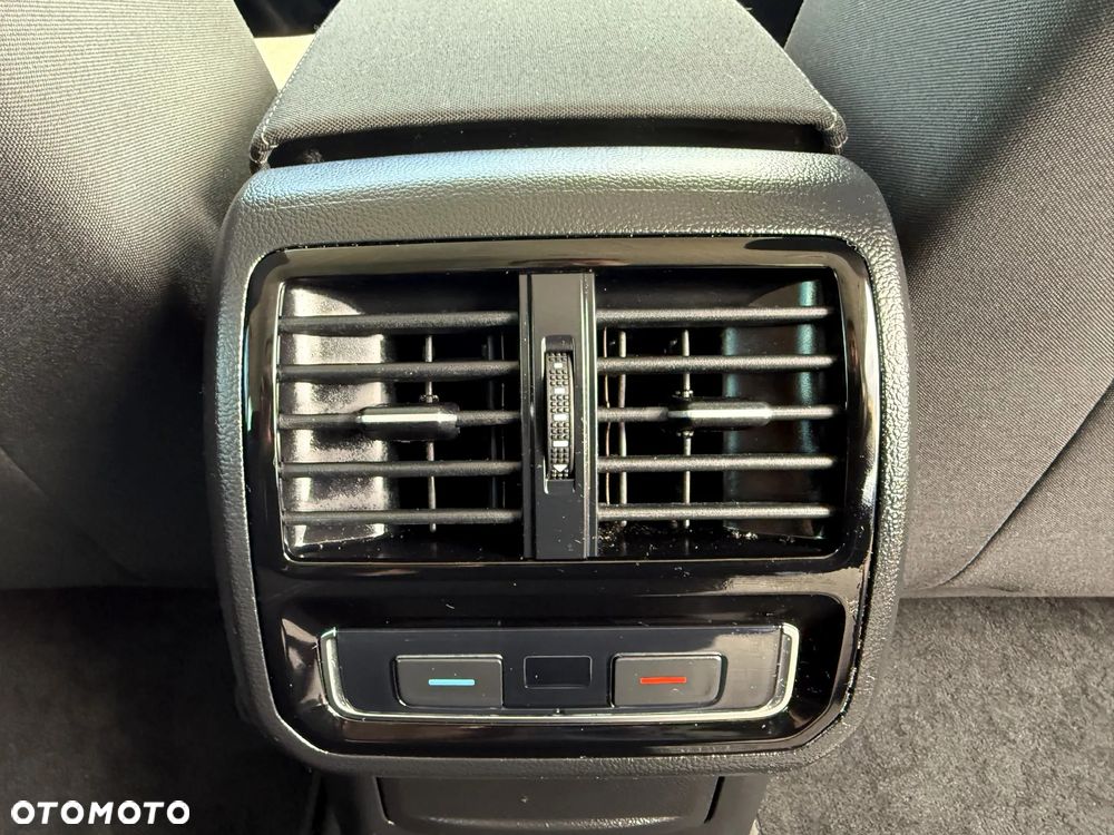 Volkswagen Passat 2.0 TDI SCR DSG Comfortline - 16