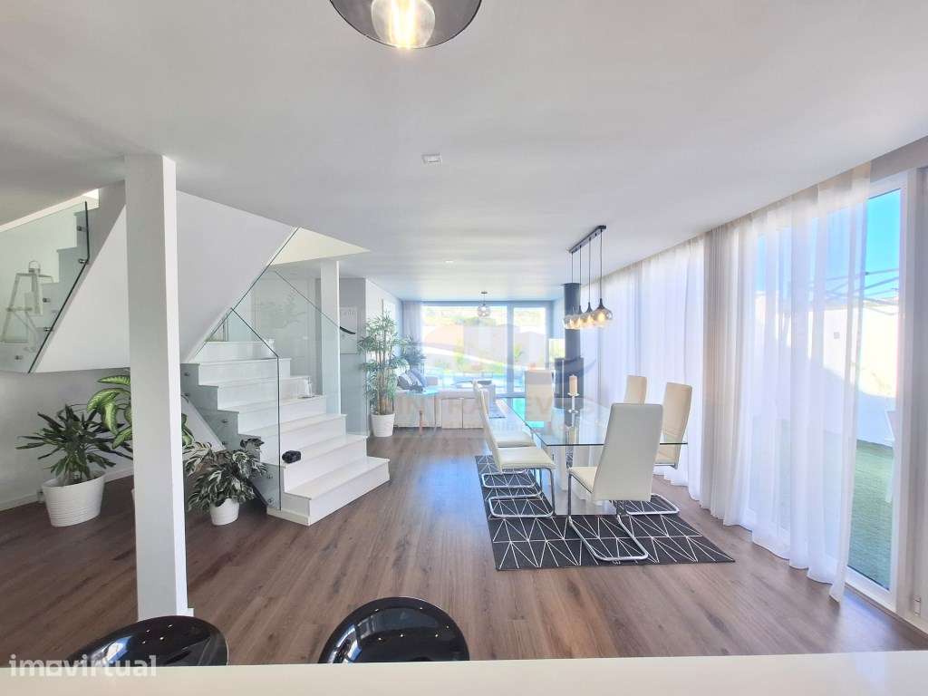 Moradia T3 com piscina, com 3 suites Loures - Grande imagem: 5/52