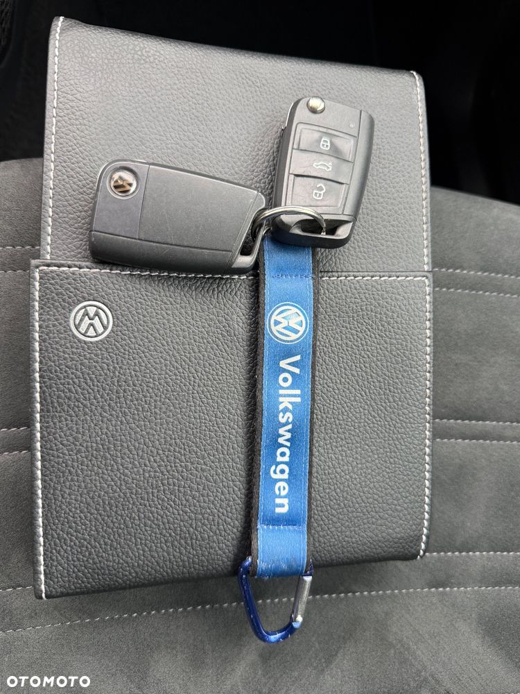 Volkswagen Touran 2.0 TDI SCR DSG ACTIVE - 23