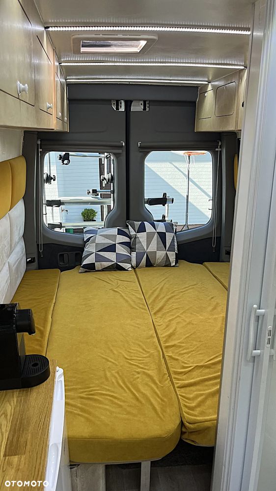 Mercedes-Benz Sprinter 319 Automat Kamper 3.0 v6 4 osoby - 16