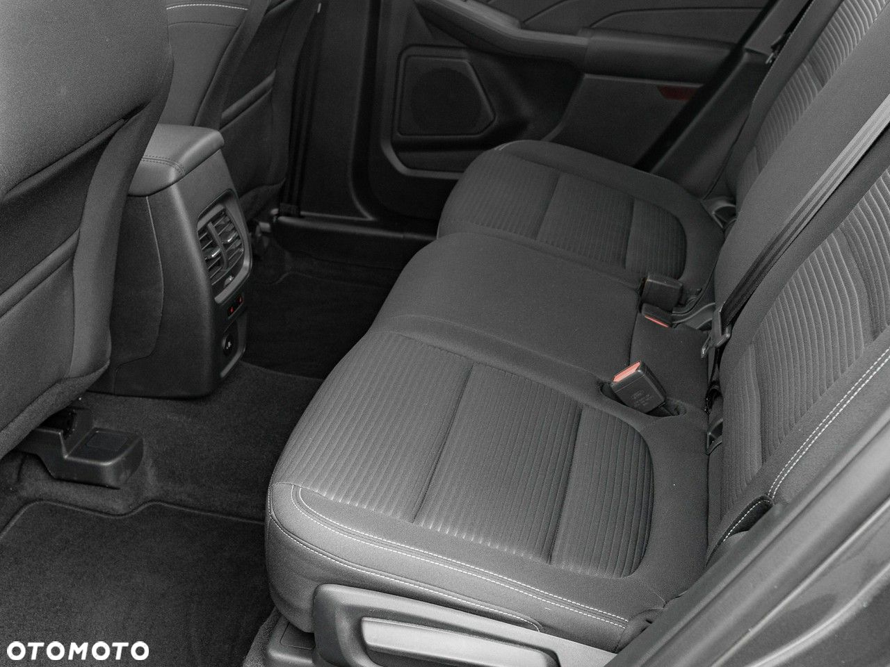 Ford Kuga 1.5 EcoBoost FWD Titanium - 25