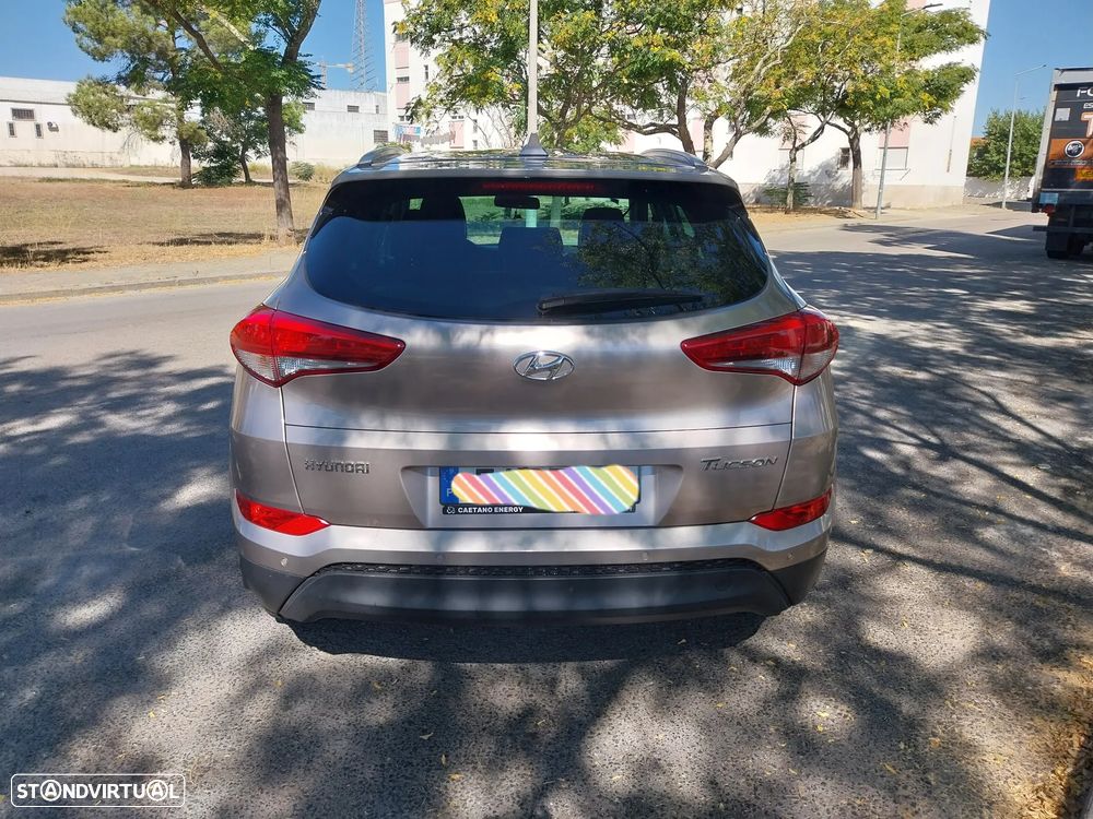 Hyundai Tucson 1.7 CRDi Executive - 18