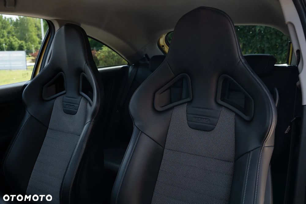 Opel Corsa 1.6 Turbo OPC - 9