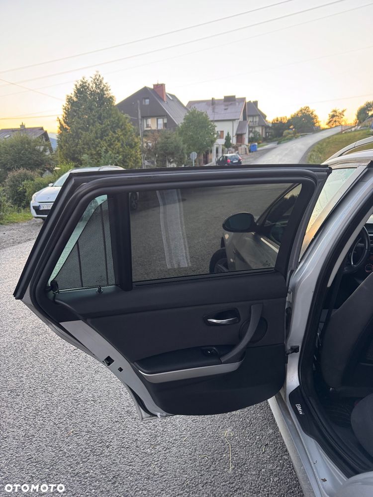 BMW Seria 3 320i Edition Exclusive - 17