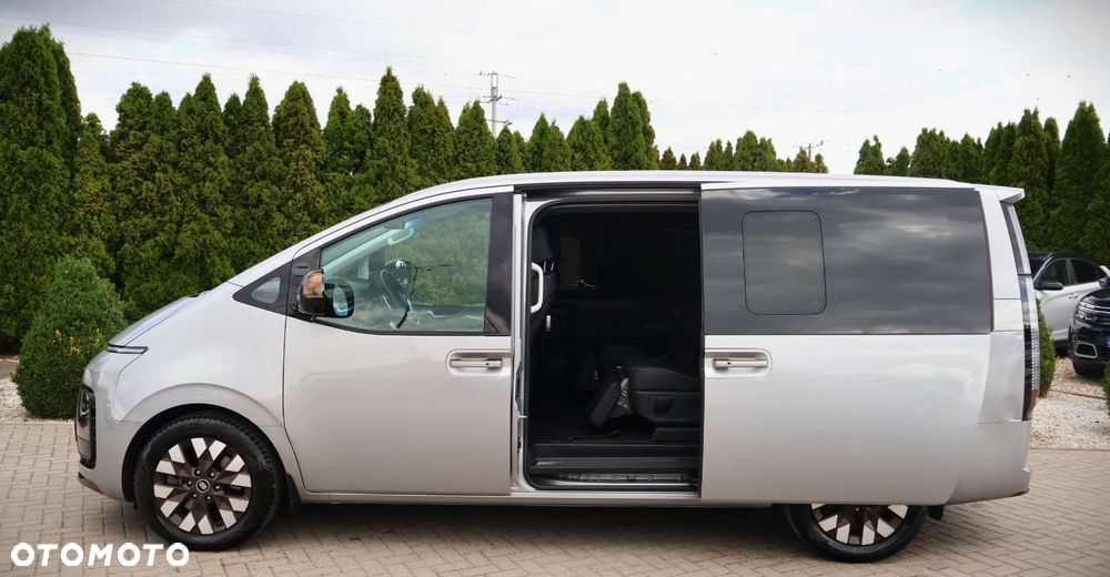 Hyundai Staria - 12