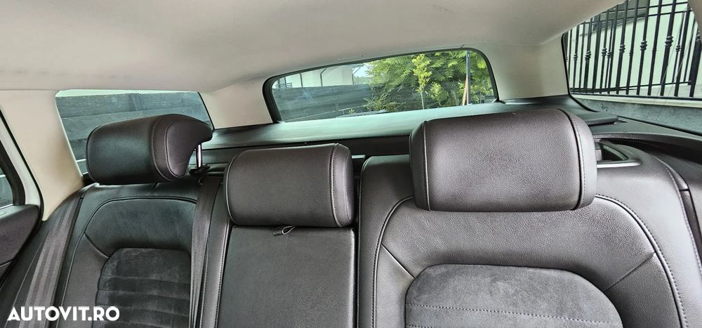 Volkswagen Passat 2.0 TDI DSG 4Motion Comfortline - 18