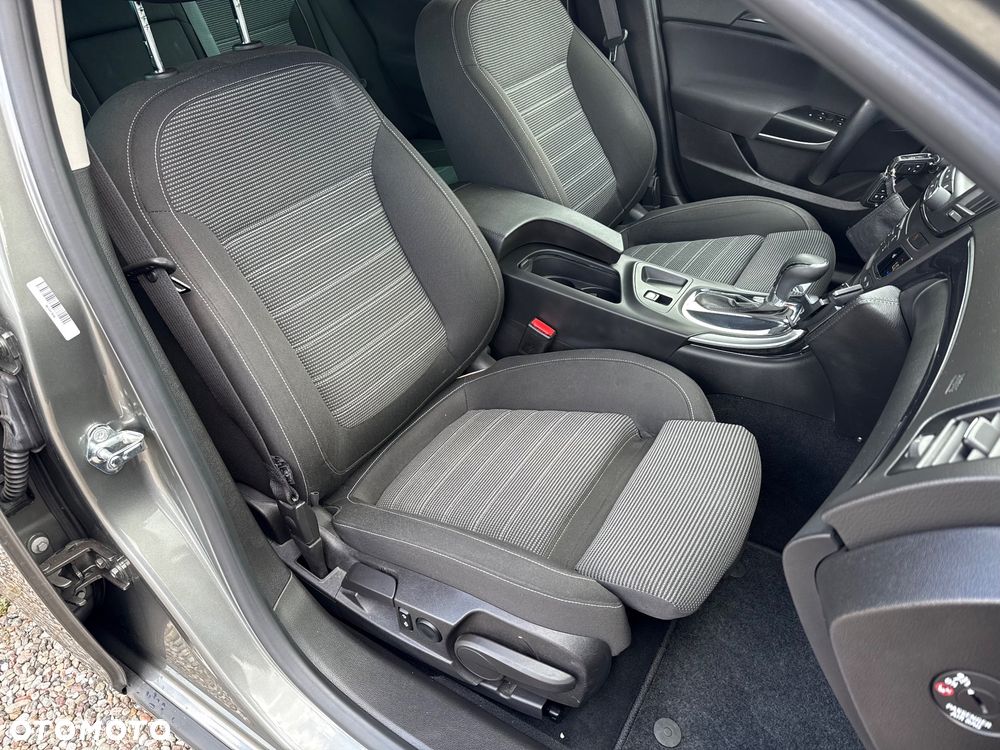 Opel Insignia - 35