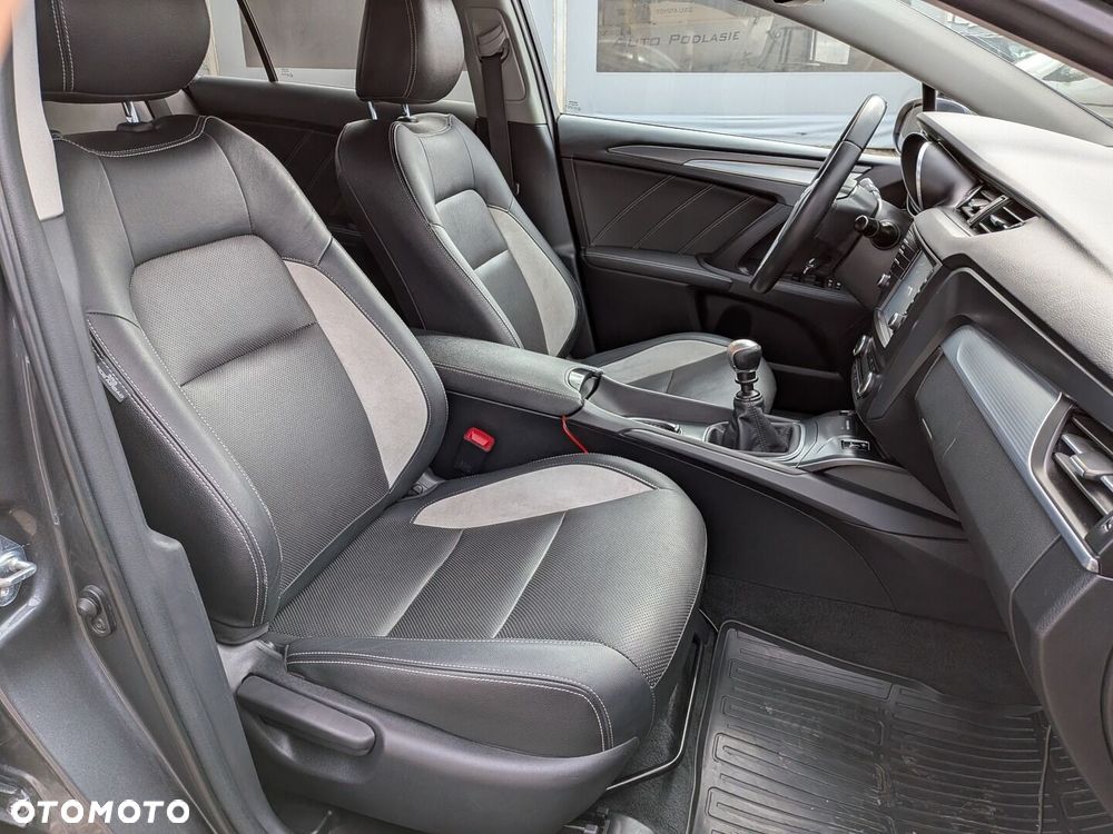 Toyota Avensis 2.0 D-4D Premium - 30