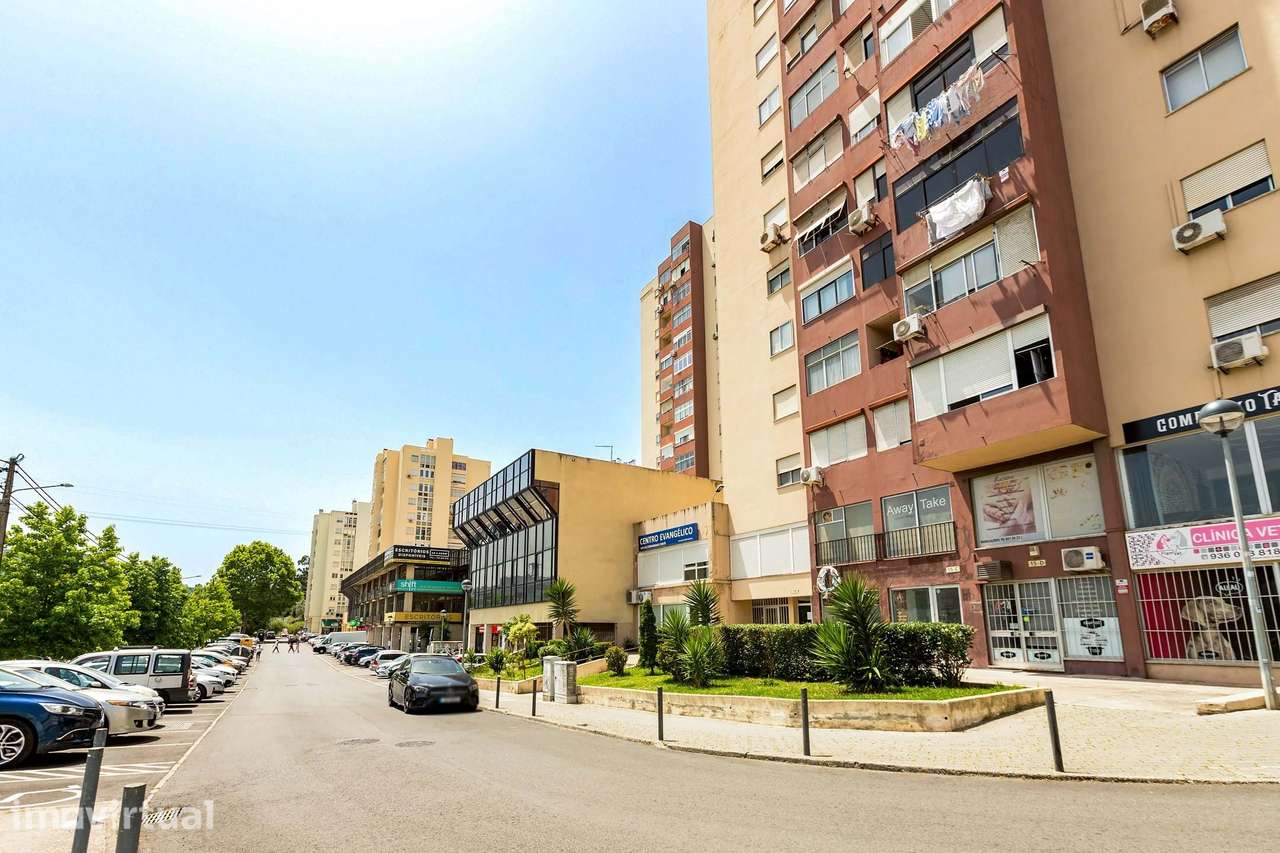T3 c/ 120 m², Marquise e Arrecadação / Santo António dos Cavaleiros - Grande imagem: 2/24