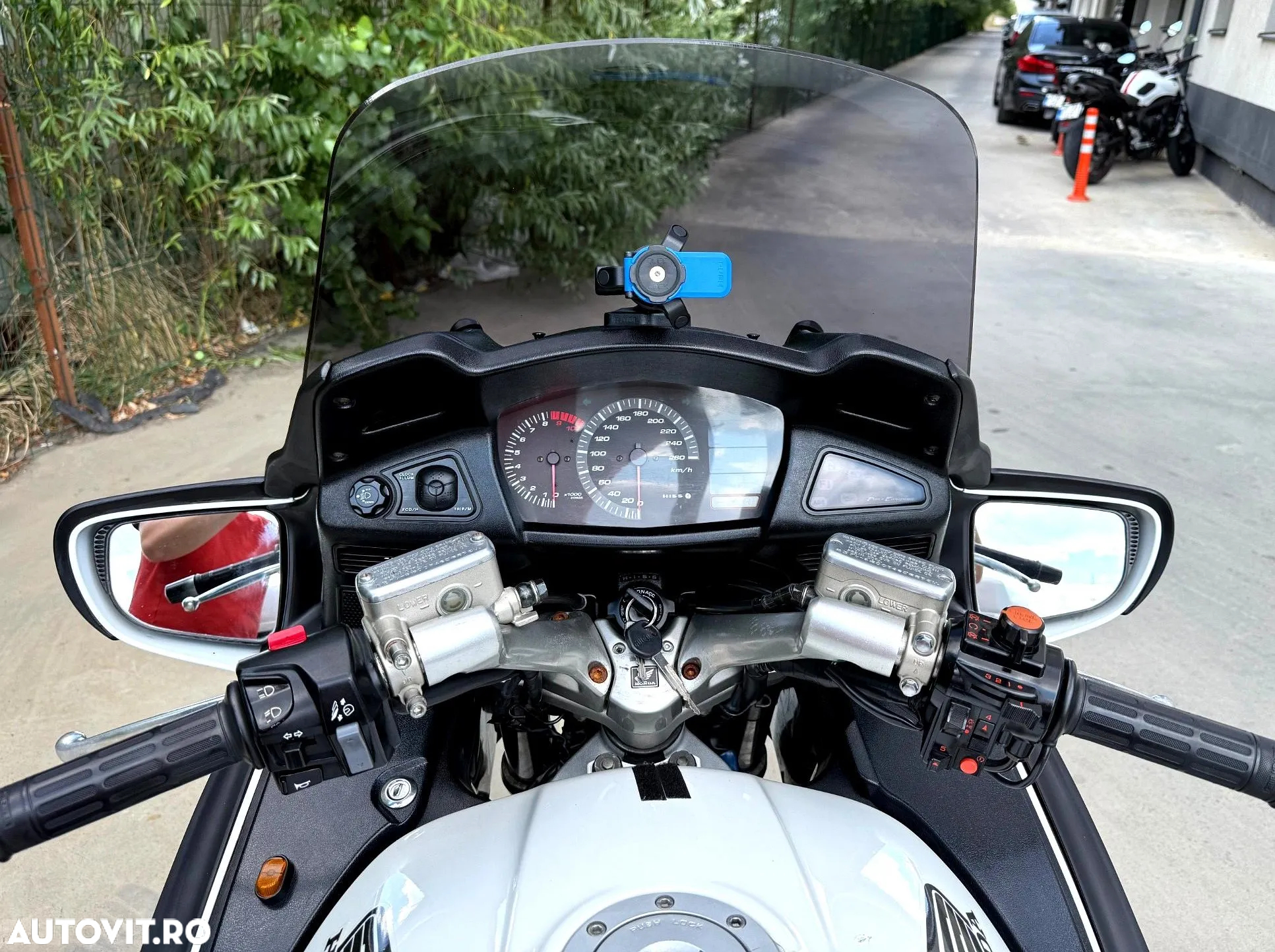 Honda ST 1300 Pan European - 3