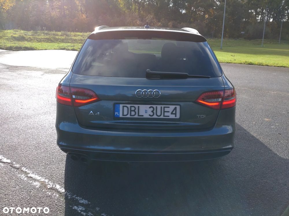 Audi A4 Avant 2.0 TDI - 10