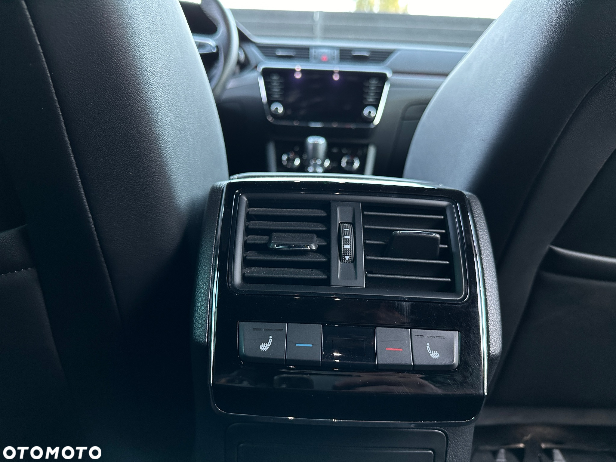 Skoda Superb 2.0 TSI Sportline DSG - 5