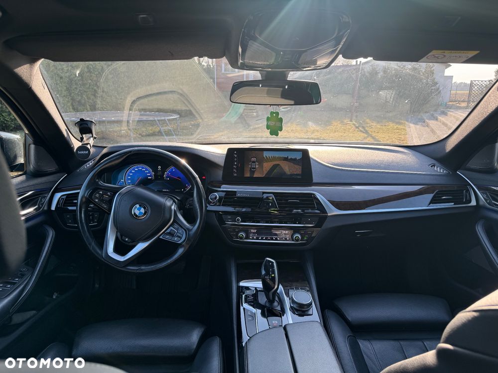 BMW Seria 5 530i xDrive Luxury Line sport - 29