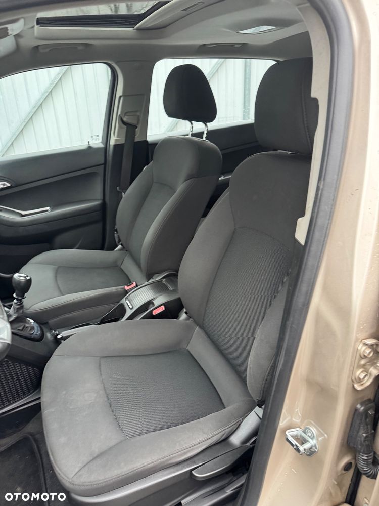 Chevrolet Orlando - 12